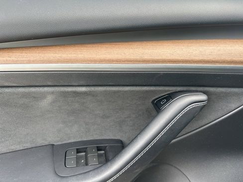 Used 2023 Tesla Model 3 Standard Range image 14