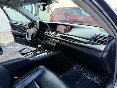 Used 2015 Lexus LS 460 AWD w/ Comfort Package image 12