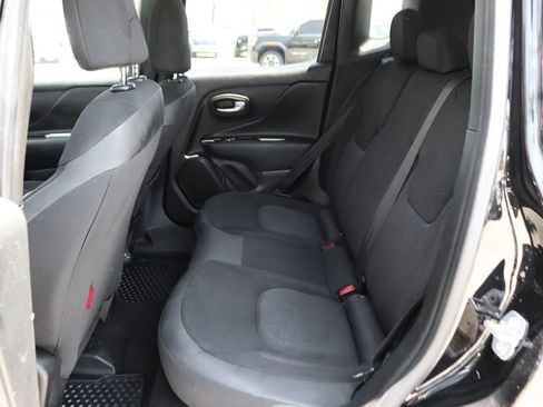 Used 2023 Jeep Renegade Trailhawk AWD/4WD image 29