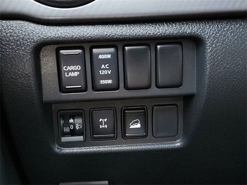 Used 2024 Nissan Titan PRO-4X w/ Pro-4x Convenience Package image 17