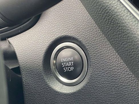 Used 2025 Toyota Corolla SE image 27