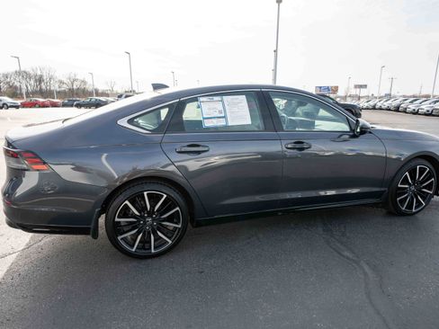 Used 2024 Honda Accord Touring image 6