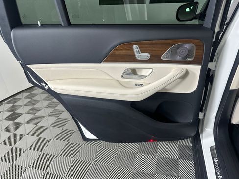 Certified 2024 Mercedes-Benz GLS 450 4MATIC image 24