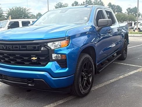 Used 2023 Chevrolet Silverado 1500 Custom RWD image 3