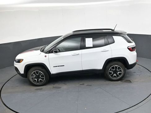 Used 2024 Jeep Compass Trailhawk image 30