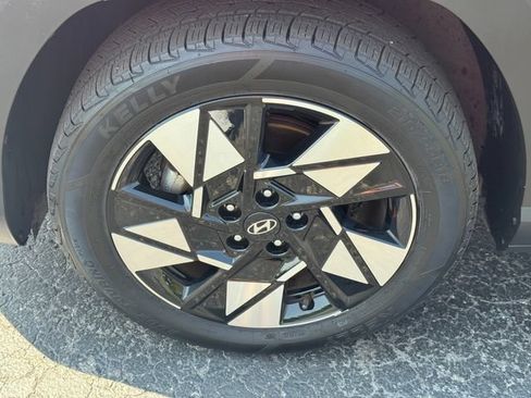 Used 2024 Hyundai Kona SEL FWD image 10