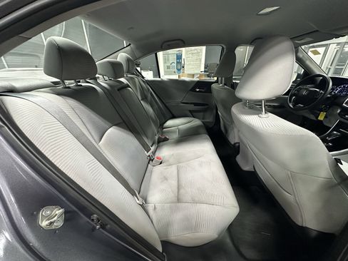 Used 2017 Honda Accord LX image 17
