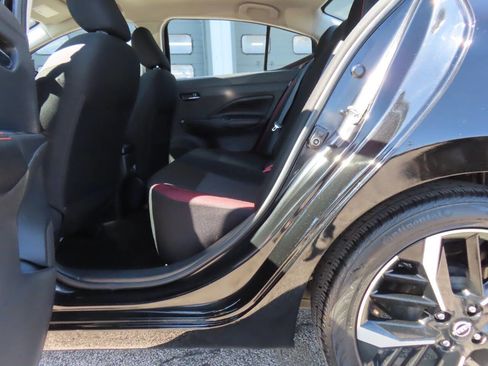 Used 2024 Nissan Versa SR FWD image 13