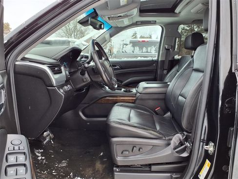 Used 2017 Chevrolet Suburban LT image 14