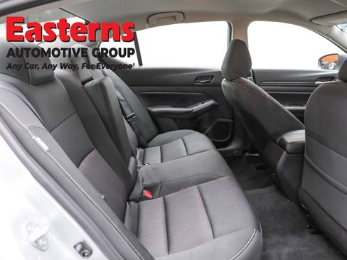 Used 2024 Nissan Altima 2.5 SV image 23