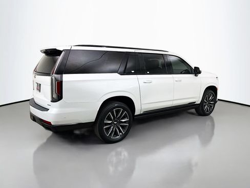Used 2022 Cadillac Escalade ESV Sport Platinum w/ Heavy-Duty Trailer Package AWD/4WD image 10
