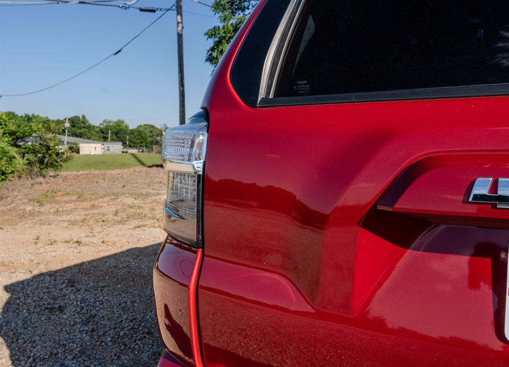 Used 2021 Toyota 4Runner SR5 AWD/4WD image 10