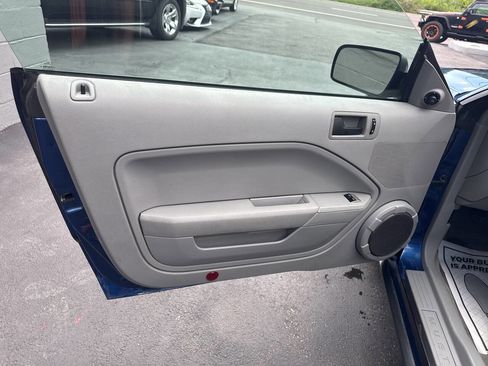 Used 2006 Ford Mustang Coupe image 14