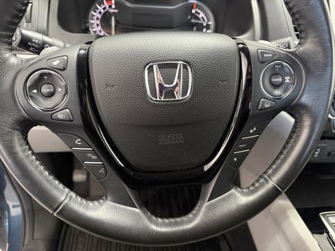 Used 2018 Honda Pilot Touring image 16