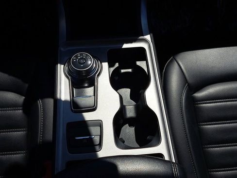 Used 2024 Ford Edge SEL image 18