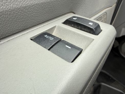 Used 2014 Ford E-250 and Econoline 250 w/ Power Group image 24