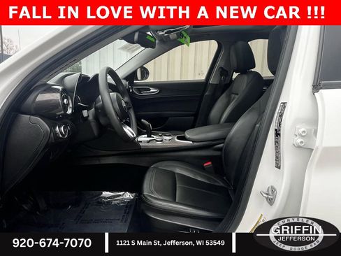 Used 2021 Alfa Romeo Giulia Ti image 9