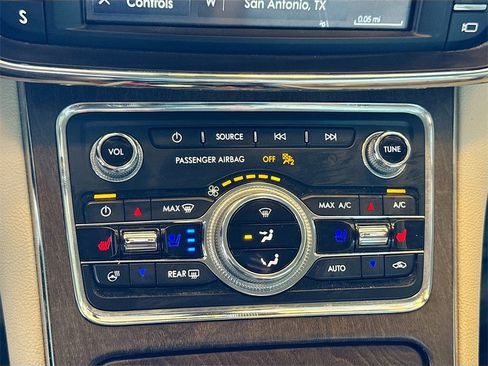 Used 2020 Lincoln Continental Reserve image 16