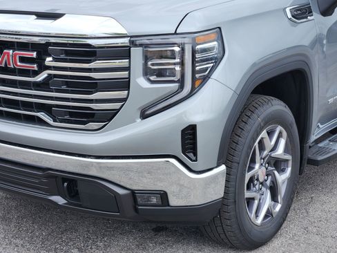 New 2026 GMC Sierra 1500 SLT w/ SLT Premium Package image 11