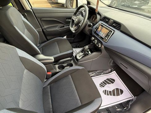 Used 2024 Nissan Versa SV image 11