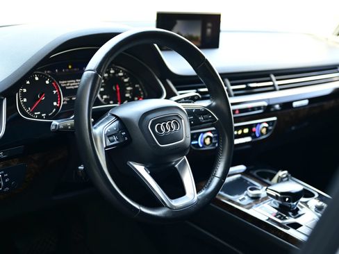 Used 2017 Audi Q7 3.0T Premium Plus w/ Premium Plus Package AWD/4WD image 25