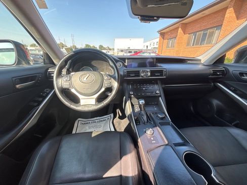 Used 2018 Lexus IS 300 IS 300 AWD image 17