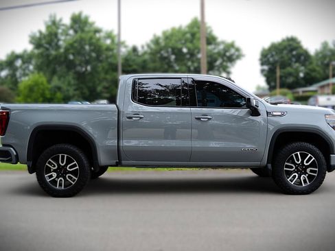 Used 2024 GMC Sierra 1500 AT4 w/ Technology Package AWD/4WD image 45