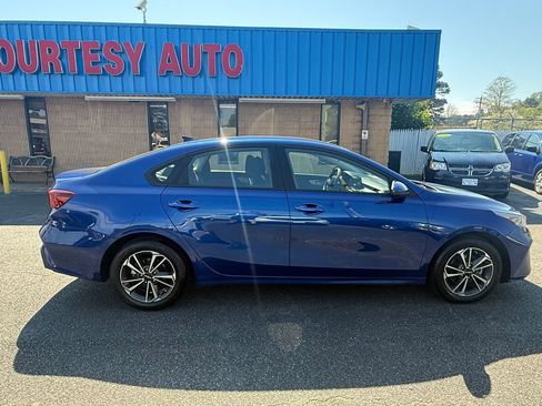 Used 2024 Kia Forte LXS image 12