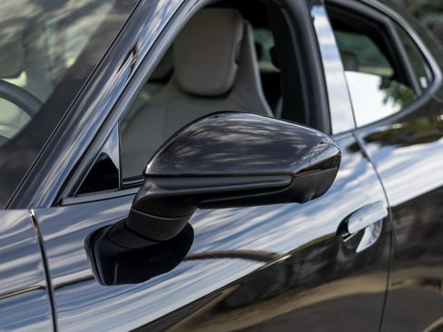 Certified 2022 Porsche Taycan 4 Cross Turismo image 17