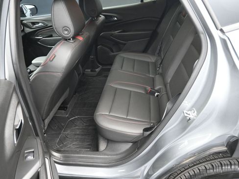 Used 2025 Chevrolet Trax RS w/ Driver Confidence Package image 23