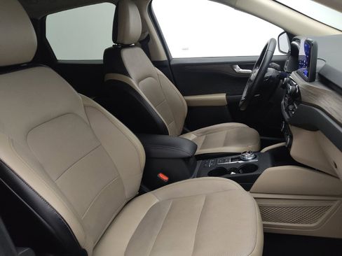 Used 2020 Ford Escape Titanium image 21