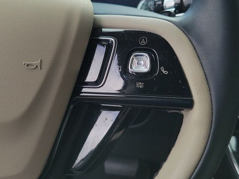 Used 2025 Lincoln Corsair FWD image 26