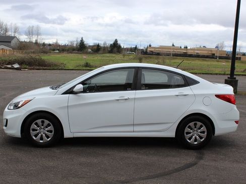 Used 2016 Hyundai Accent SE image 7