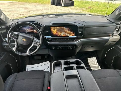 Used 2024 Chevrolet Silverado 1500 LT AWD/4WD image 33