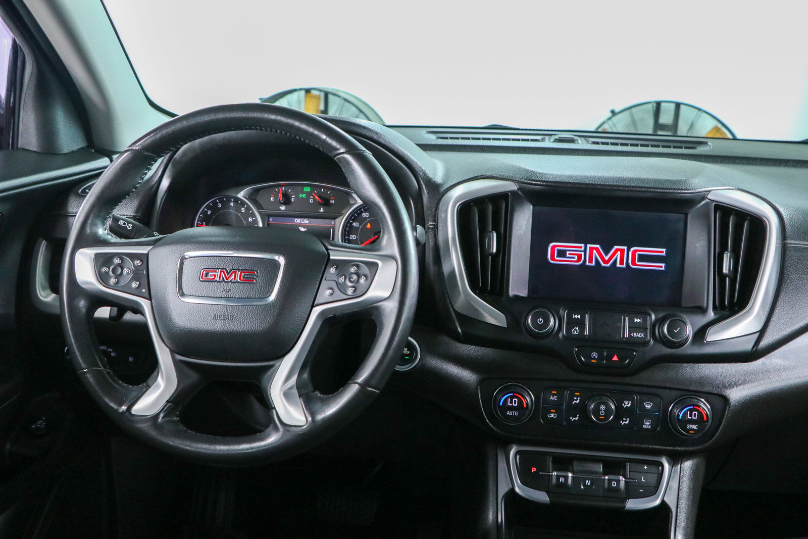 Used 2022 GMC Terrain SLT w/ LPO, Floor Liner Package AWD/4WD image 17