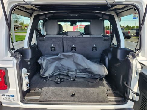 Used 2024 Jeep Wrangler Unlimited AWD/4WD image 15