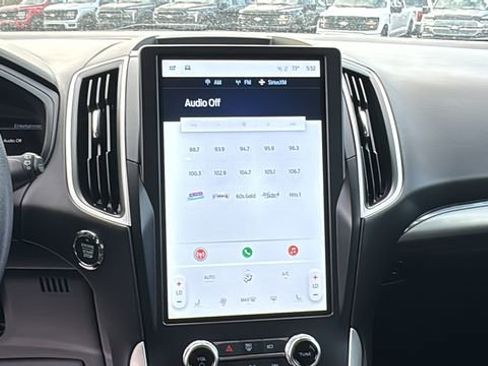 Certified 2024 Ford Edge SEL w/ Sport Appearance Package image 23