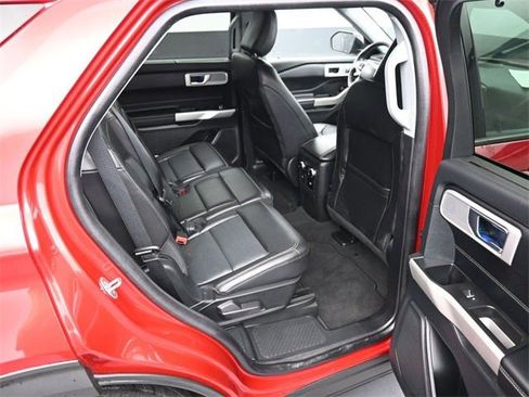 Used 2022 Ford Explorer Limited w/ Equipment Group 301A image 17