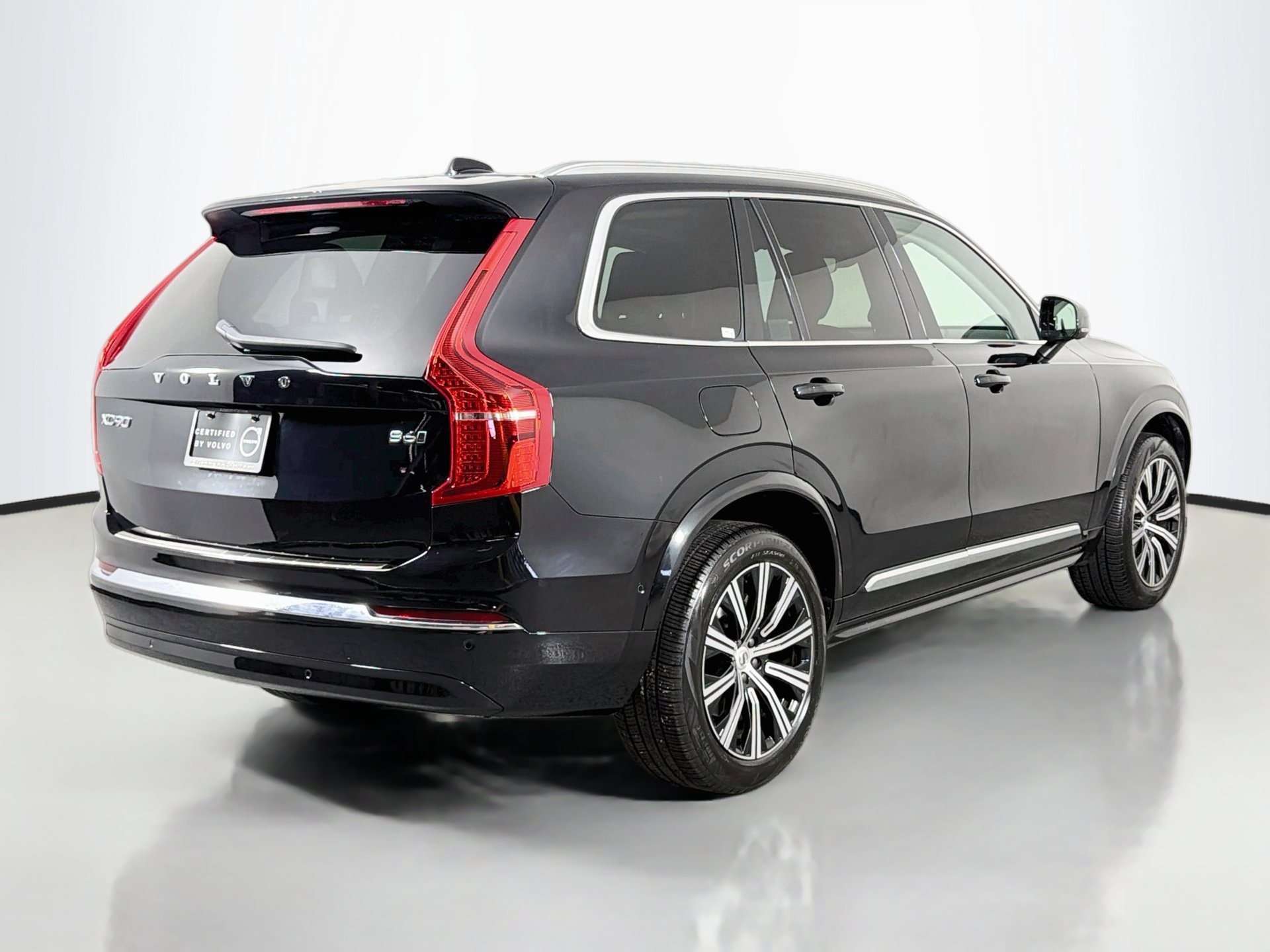 Used 2023 Volvo XC90 B6 Plus w/ Protection Package Premier AWD/4WD image 6
