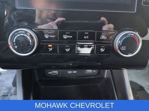 Used 2023 Hyundai Santa Cruz SE image 17