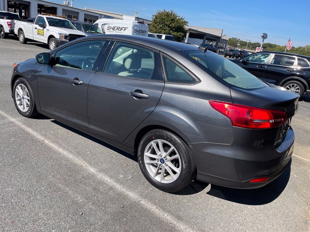 Used 2018 Ford Focus SE FWD image 6
