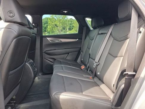 Used 2025 Cadillac XT5 Luxury w/ LPO, Floor Liner Package AWD/4WD image 8