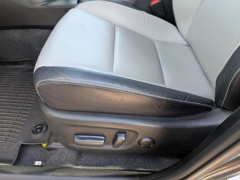 Used 2017 Toyota RAV4 Platinum AWD/4WD image 22