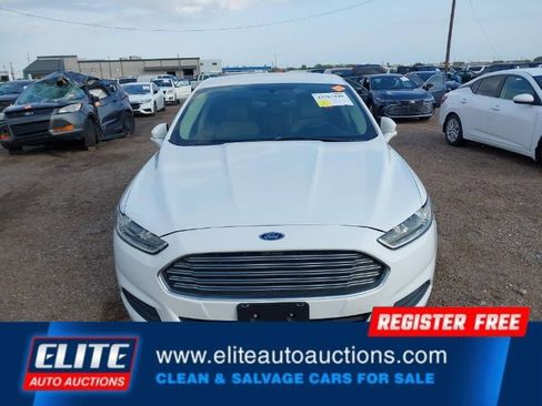 Used 2016 Ford Fusion SE image 12
