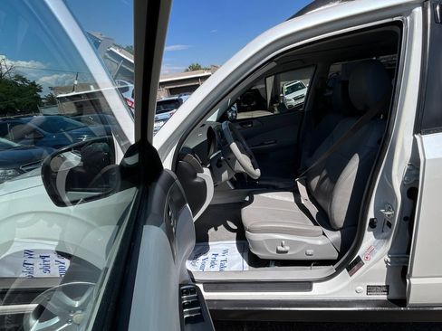 Used 2010 Subaru Forester 2.5X Limited AWD/4WD image 19