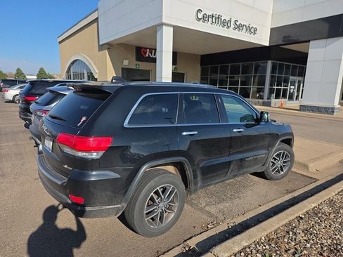 Used 2017 Jeep Grand Cherokee Limited AWD/4WD image 9