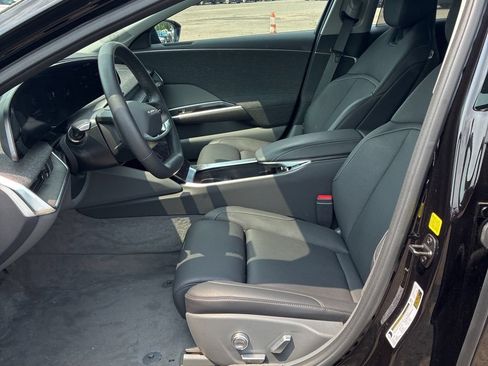 Used 2025 Lucid Air Touring AWD/4WD image 10
