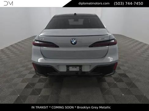 Used 2025 BMW i7 xDrive60 image 5