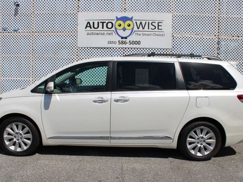 Used 2014 Toyota Sienna Limited w/ Limited Premium Package image 5