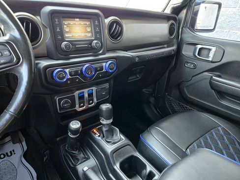 Used 2019 Jeep Wrangler Sport AWD/4WD image 24